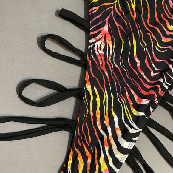 One piece zip up swimsuit - Picture 3 of 4